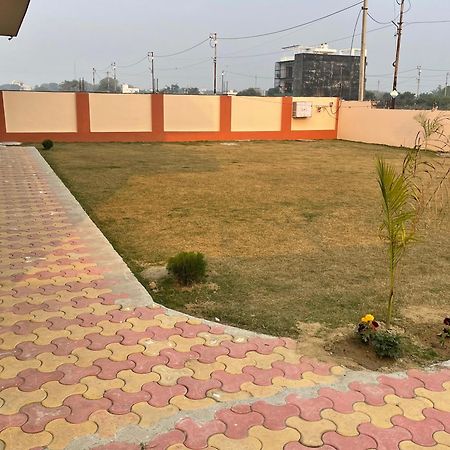 Shrinath Residency Hotell Greater Noida Eksteriør bilde